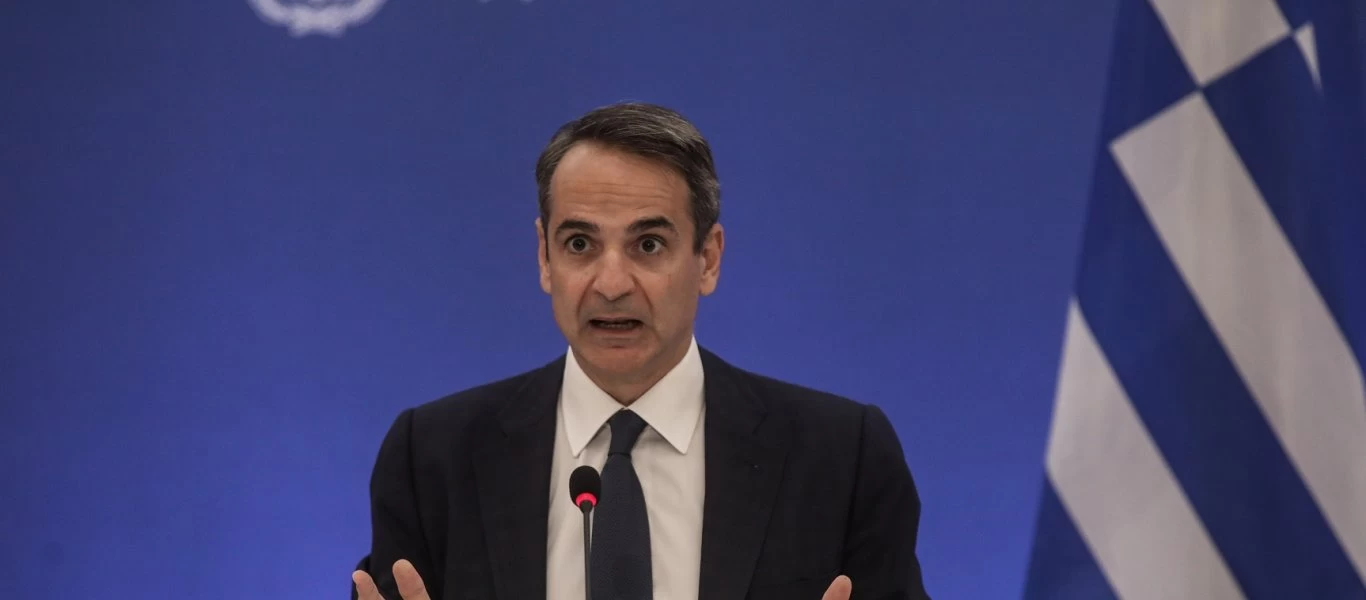 Κ.Μητσοτάκης: Με «σκονάκι» απάντησε για τα χρέη της ΝΔ